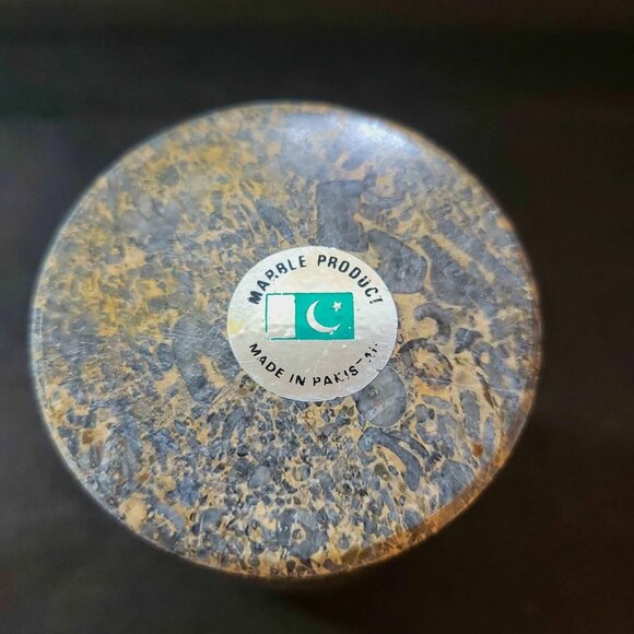 Marble Vase Made In Pakistan. A Metamorphic Rock Valued For It's Durability - Picture 3 of 6